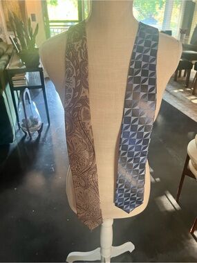 Reversible Paisley and Geometric Silk Tie in Blue and Brown